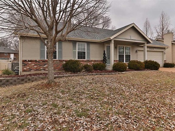 3rd image of 3023 Blue Mountain Dr