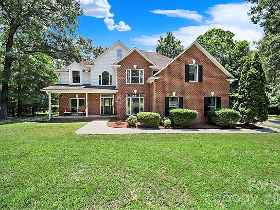 2nd image of 1583 Calder Ln