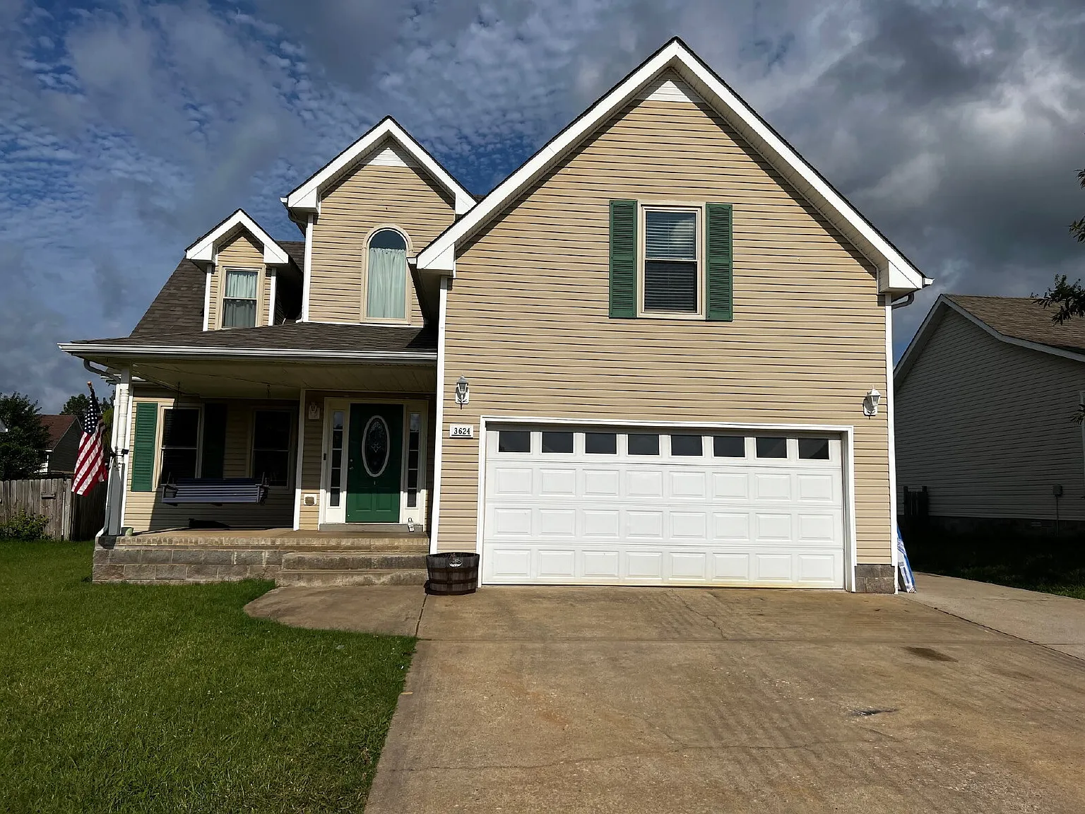 3 bed, 2.5 bath, 1987 sqft, $1,820 — Photo 1