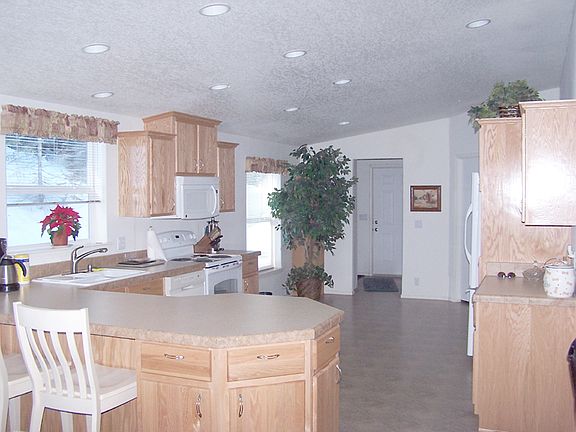 HUGE kitchen and pantry