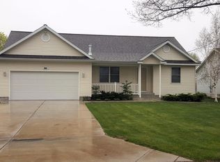 1939 Bonneville Dr, Norton Shores, MI 49441