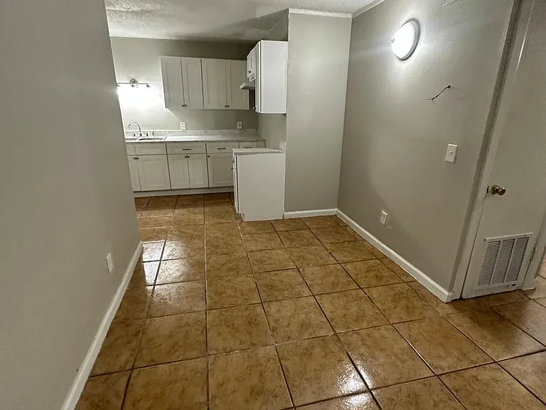 2851 Sophia St — Photo 54