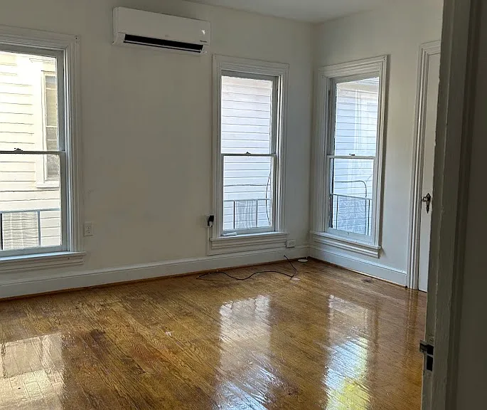 588 E King St — Photo 22