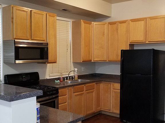 3rd image of 2747 W Wilcox St #1