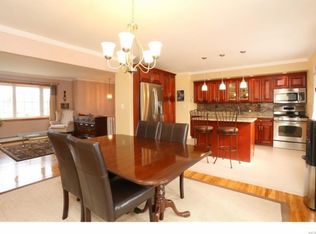 21 Woodridge Dr, Thiells, NY 10984