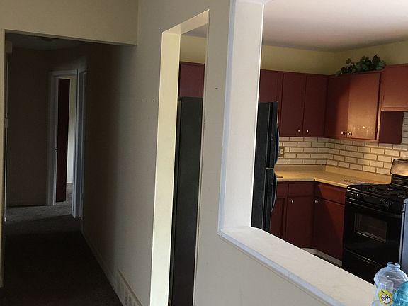 4th image of 30773 Birchwood St