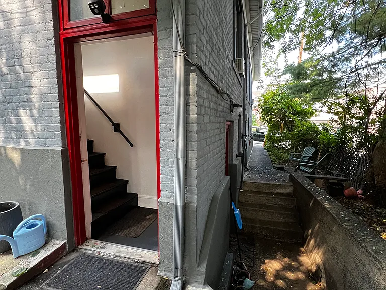 10 Arlington Ter #1 — Photo 29