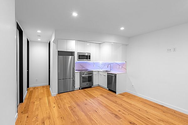 1st image of 366 Montgomery St #632