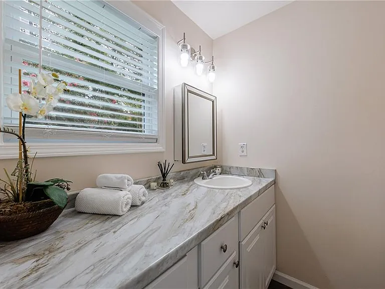1248 Falling Water Dr SE — Photo 19