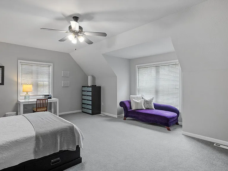 131 Forest Hill Way — Photo 37