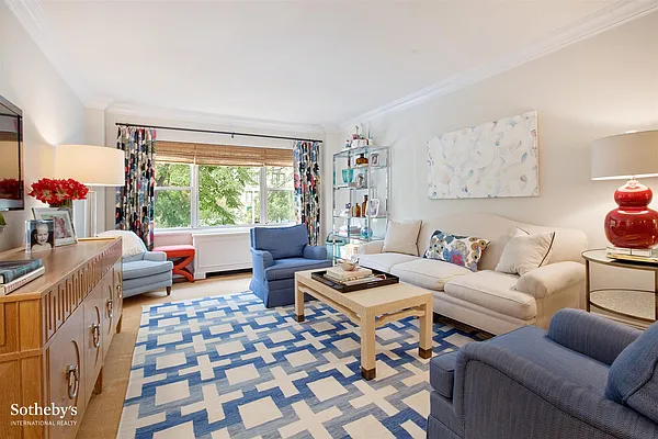 Sold by Sotheby's International Realty | media 11