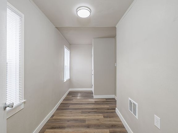 5th image of 220 4th St E #220