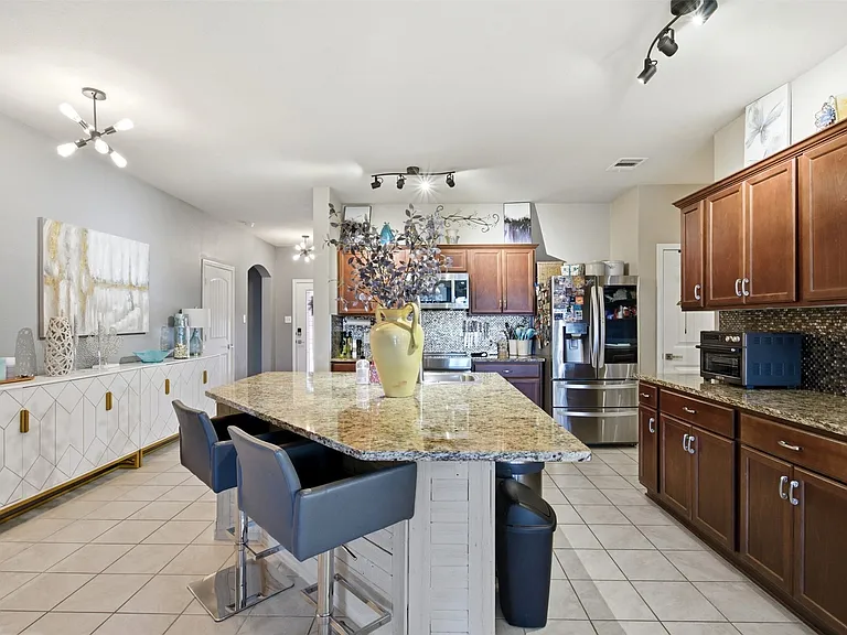 1036 Decker Dr — Photo 10