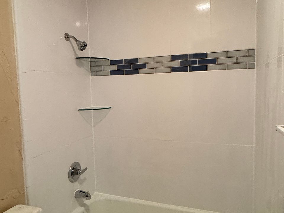 2nd image of 318 Candlewood Pl