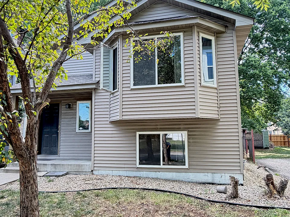 1035 18th Ave SE