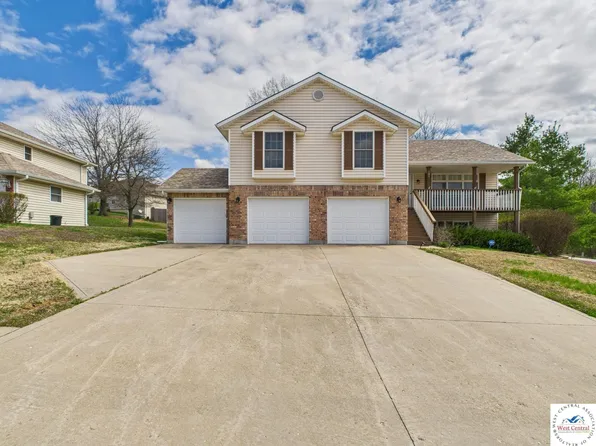 101 Hidden Pines Ln, Warrensburg, MO 64093