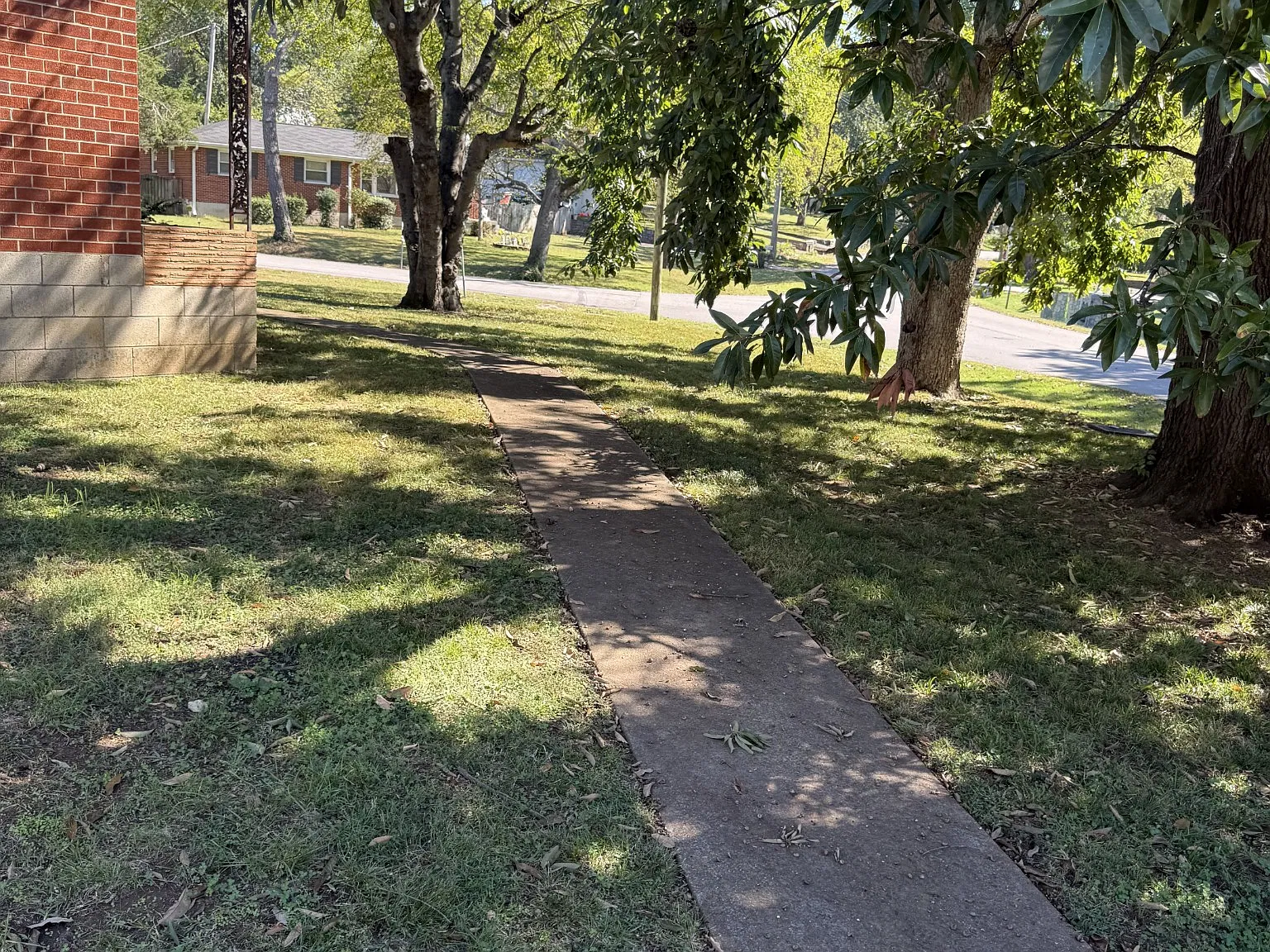 3 bed, 1100 sqft, $1,900 — Photo 3