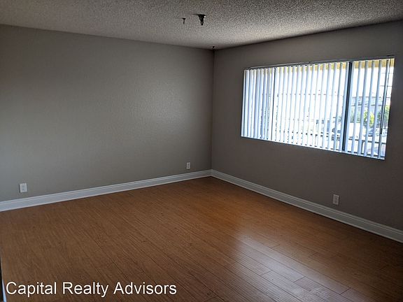 4th image of 3204 W 139th St APT 5