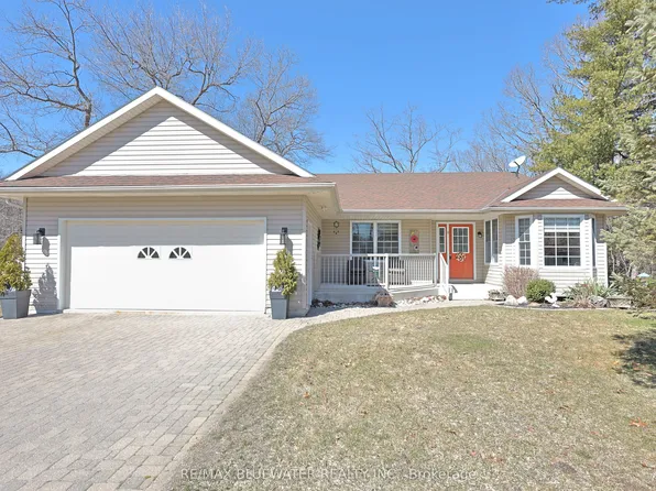 9826 Northville Cres #8, Lambton Shores, ON N0M 2N0