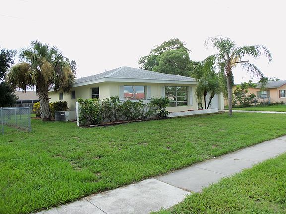 2nd image of 4714 Forest Glen Dr