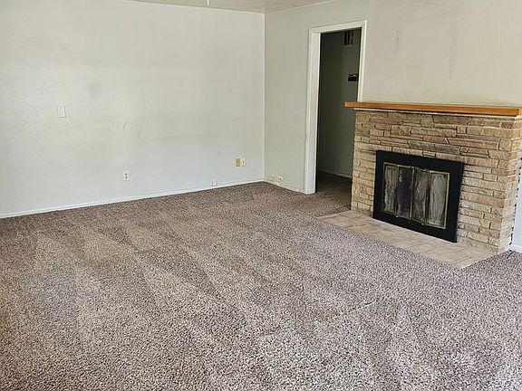 2nd image of 2106A Fir St SE