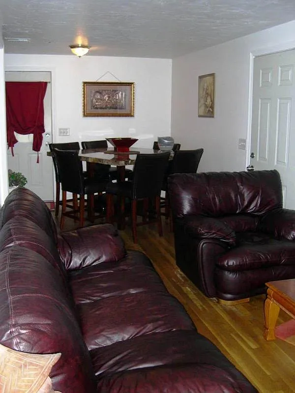2 bed, 1200 sqft, $2,500 — Photo 2