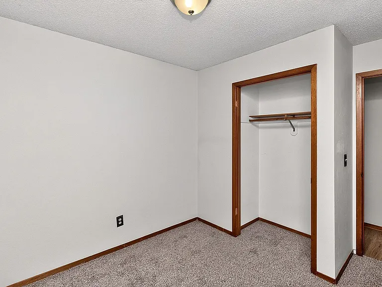 1614 NW Applewood St — Photo 19