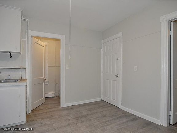 4th image of 25 Bowdoin St
