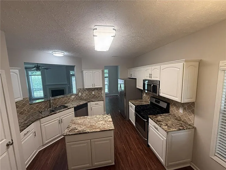 3020 Serenade Ct — Photo 7