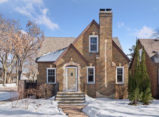 1558 Simpson St, Saint Paul, MN 55108