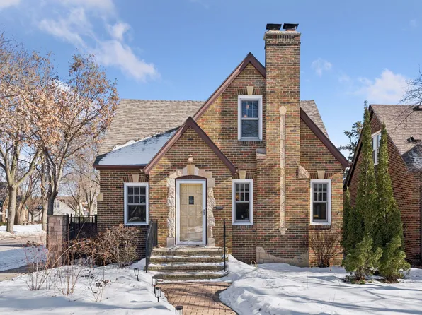 1558 Simpson St, Saint Paul, MN 55108