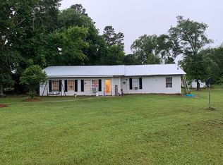 463 Carl Wilcox Rd, Broxton, GA 31519