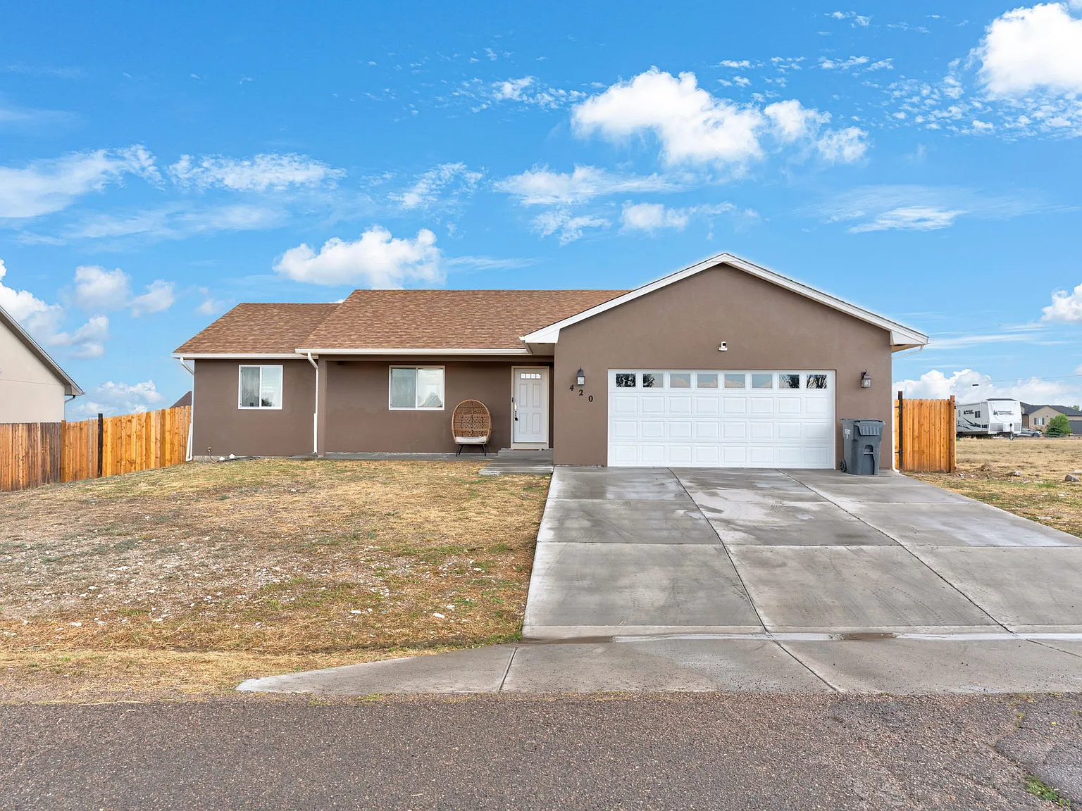 3 bed, 1330 sqft, $2,400 — Photo 1