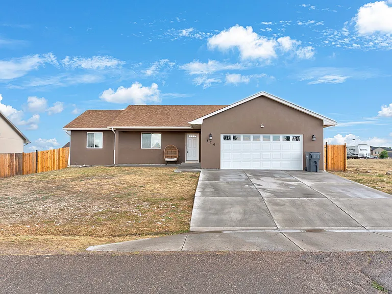 420 S Clarion Dr — Photo 1