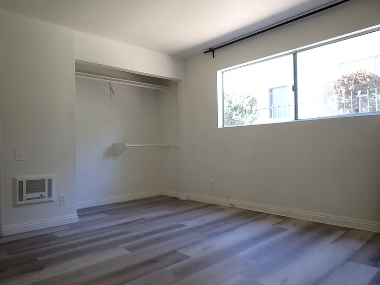 615 Utica Ave #2 — Photo 8