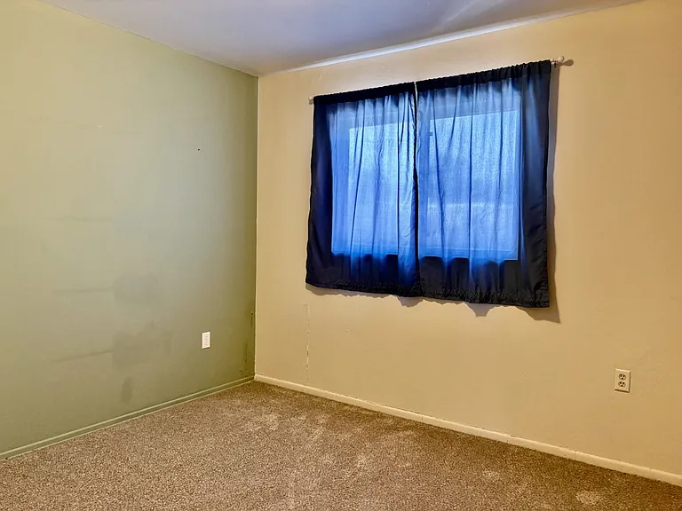 1721 Utah St NE — Photo 24