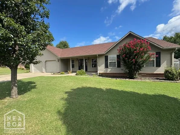 4005 Angelus St, Paragould, AR 72450