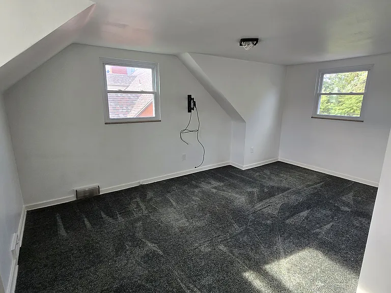2nd floor bedroom