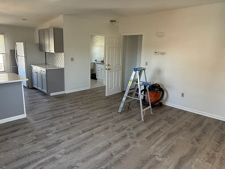 77 N 14th St #2 — Photo 8