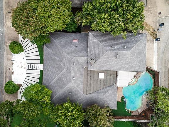 4th image of 9522 Robin Meadow Dr