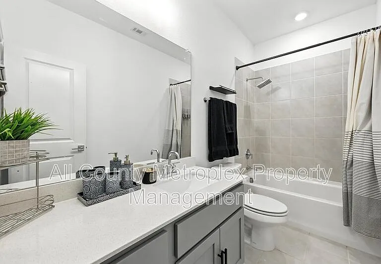 7513 Laburnam Rd — Photo 10