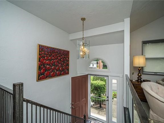 3rd image of 238 Black Oak Dr