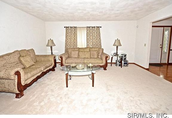 5th image of 621 E Wesley Dr