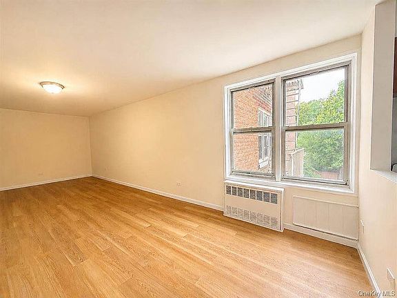 3rd image of 83-36 Beverly Rd APT 5B