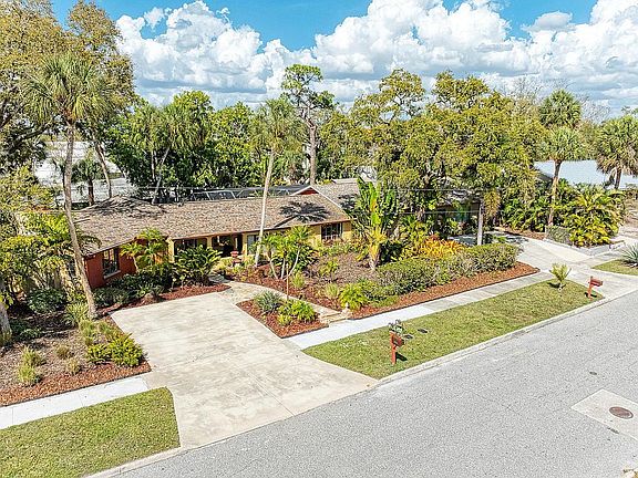 2nd image of 941 Virginia Dr
