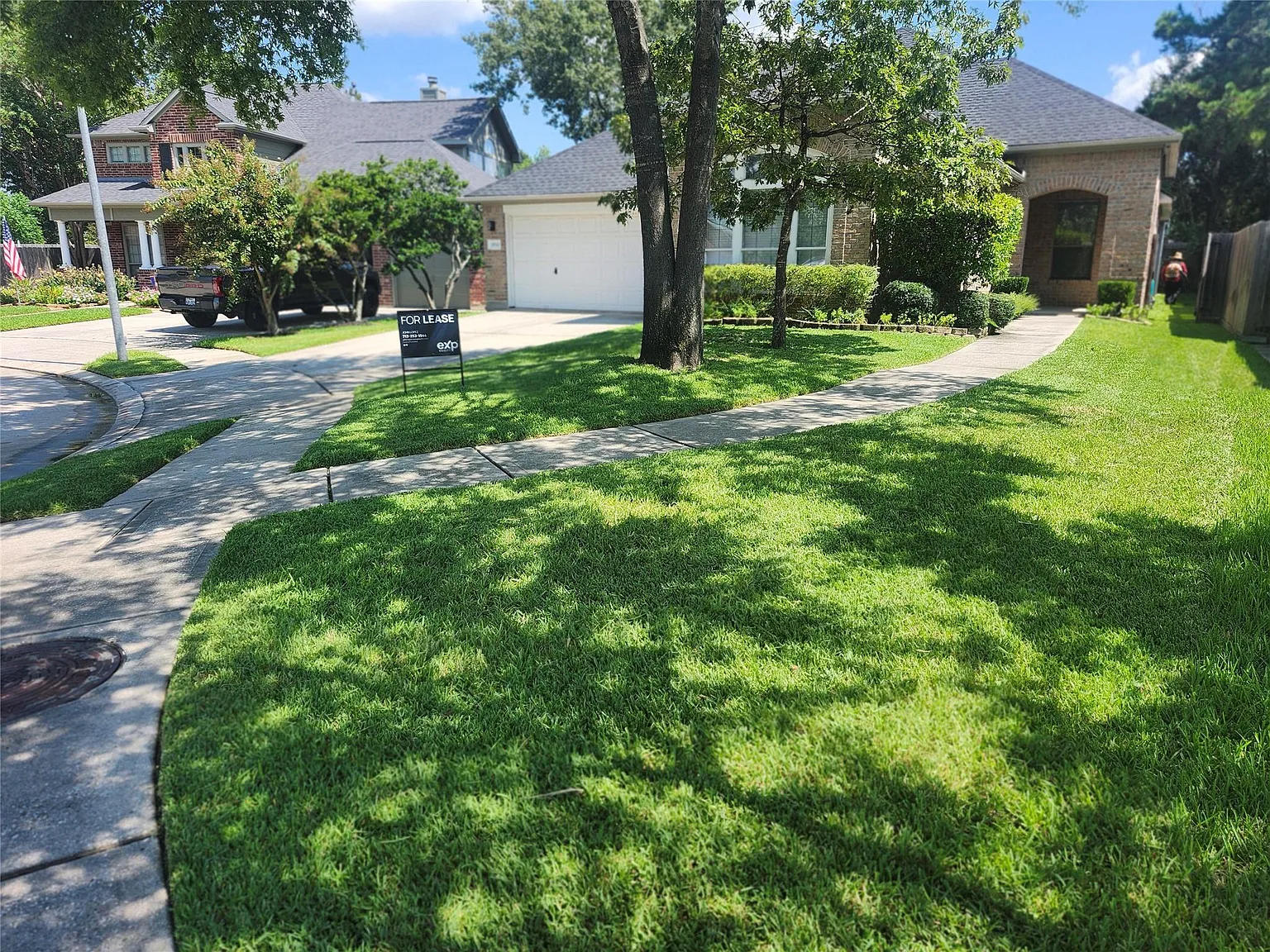 4 bed, 2.0 bath, 2202 sqft, $2,550 — Photo 2