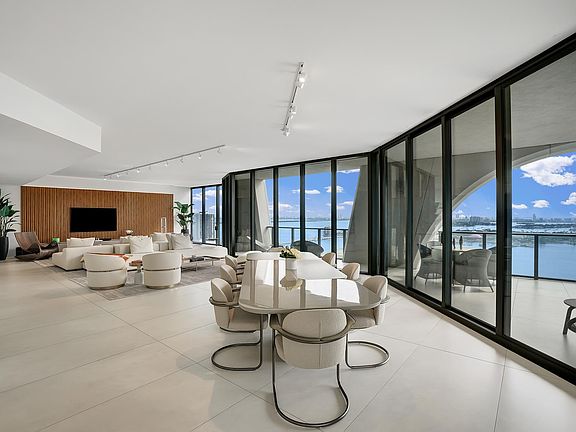 4th image of 1000 Biscayne Blvd #2701