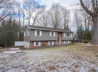 29 Fox Hill Rd, Wallkill, NY 12589