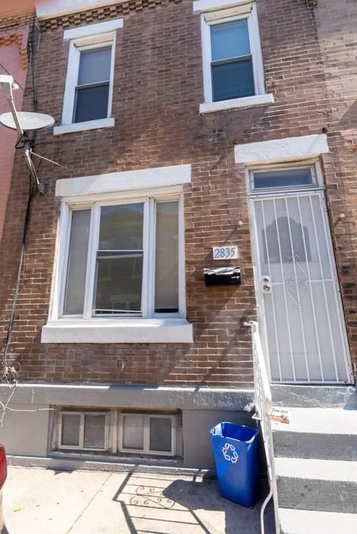 2835 Winton St — Photo 2