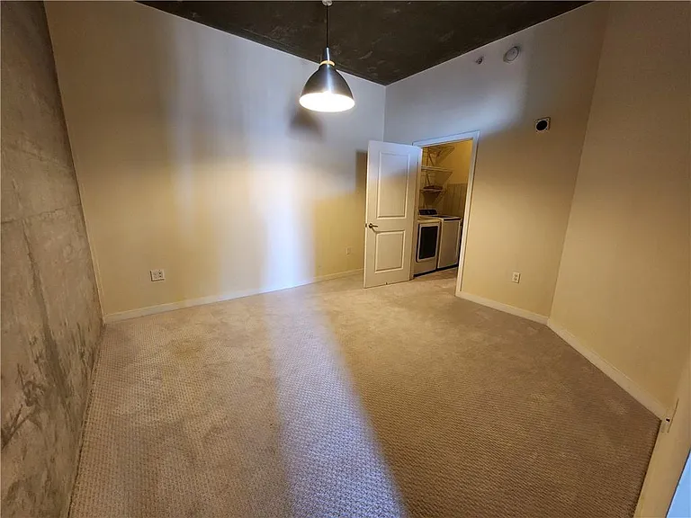 400 W Peachtree St NW #1614 — Photo 12